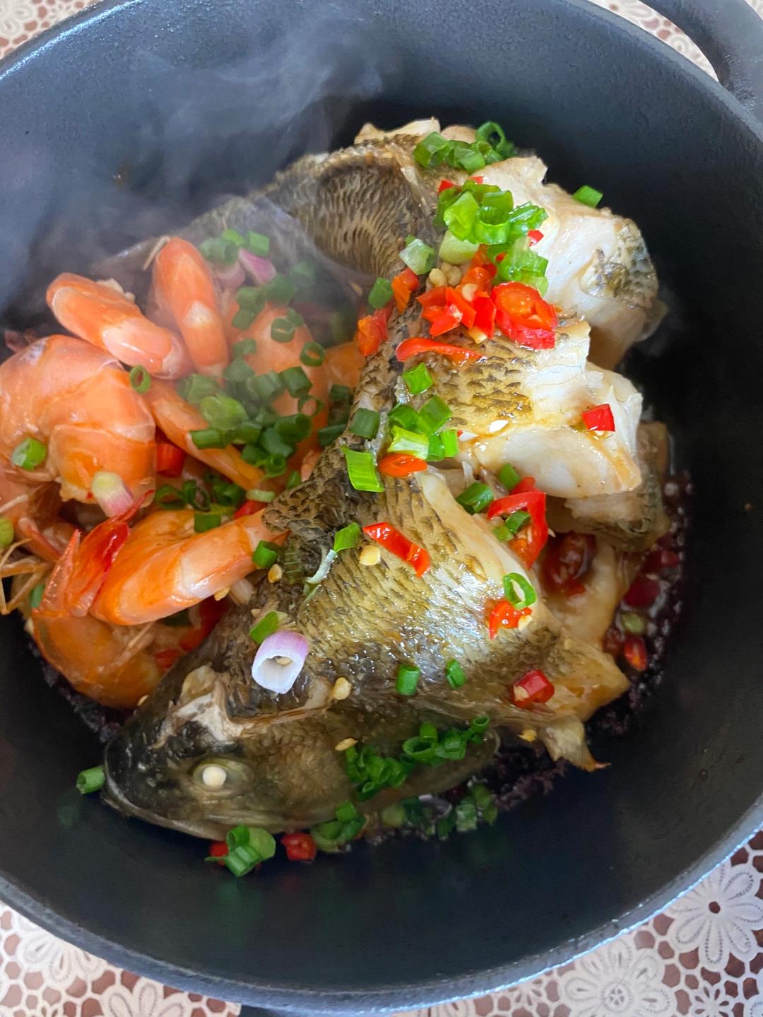 砂锅焗鲈鱼