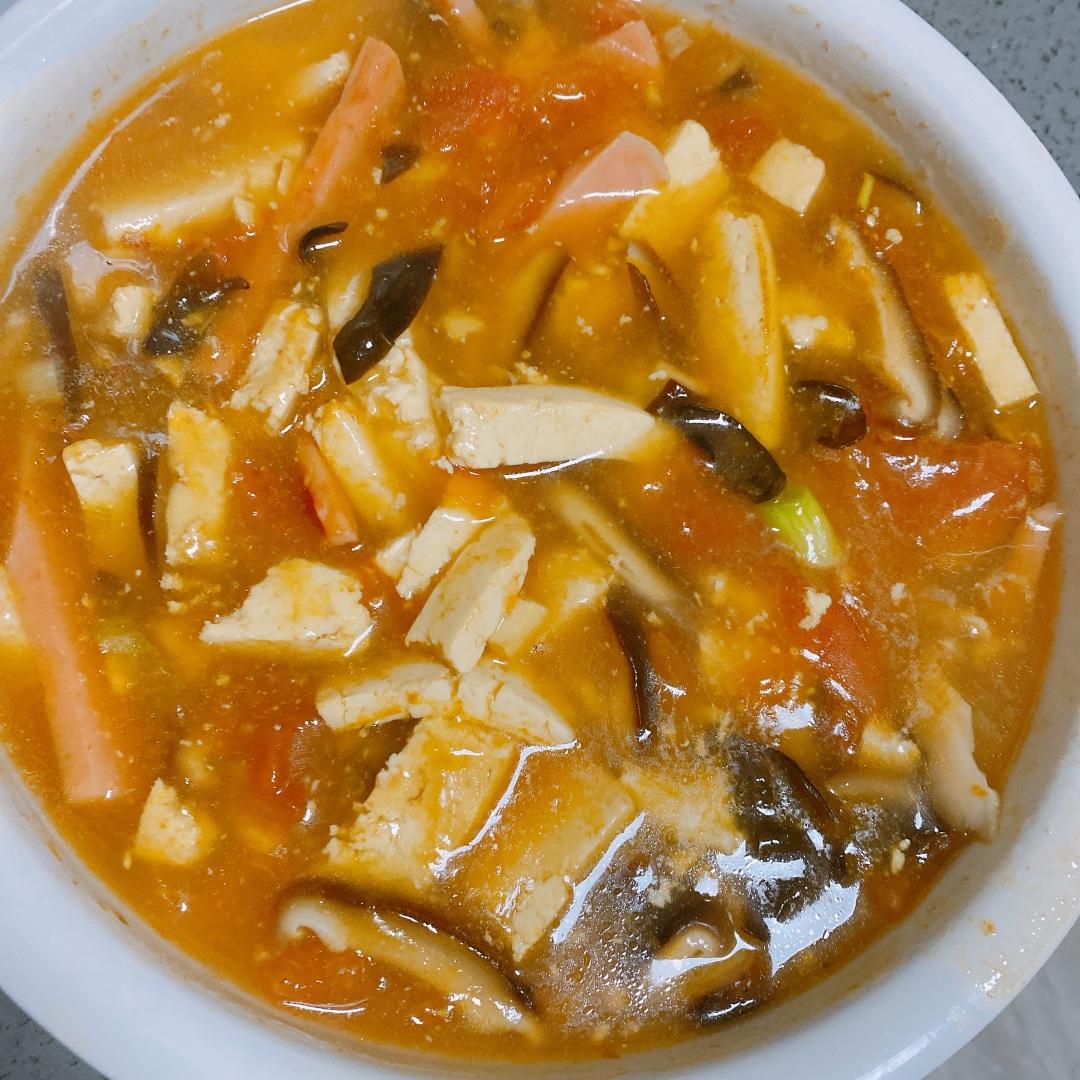 小王不想胖胖做的超级开胃的酸辣汤7510分钟搞定