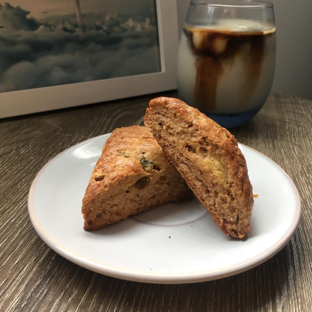 榨菜芝士司康（椰子油、全麦粉）