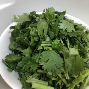 凉拌蕨菜的做法 步骤2