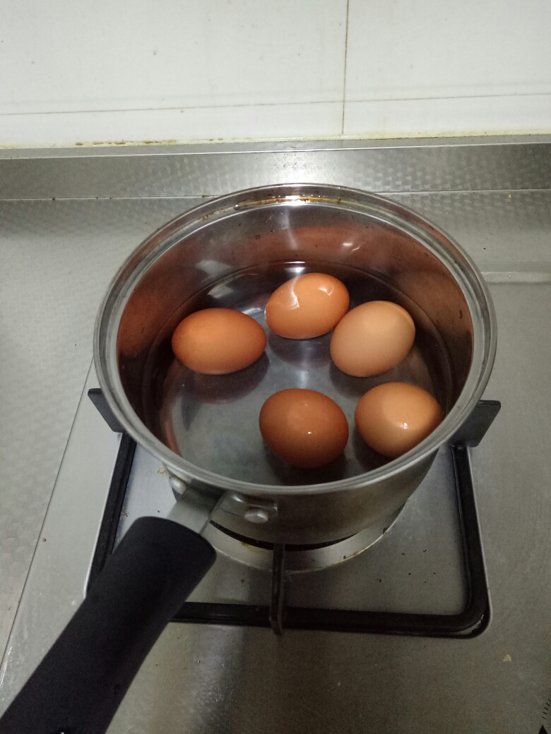 拌鸡蛋（鸡蛋吃不腻法）的做法 步骤1