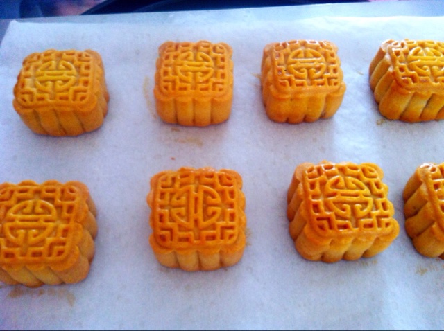 广式月饼——蛋黄莲蓉月饼