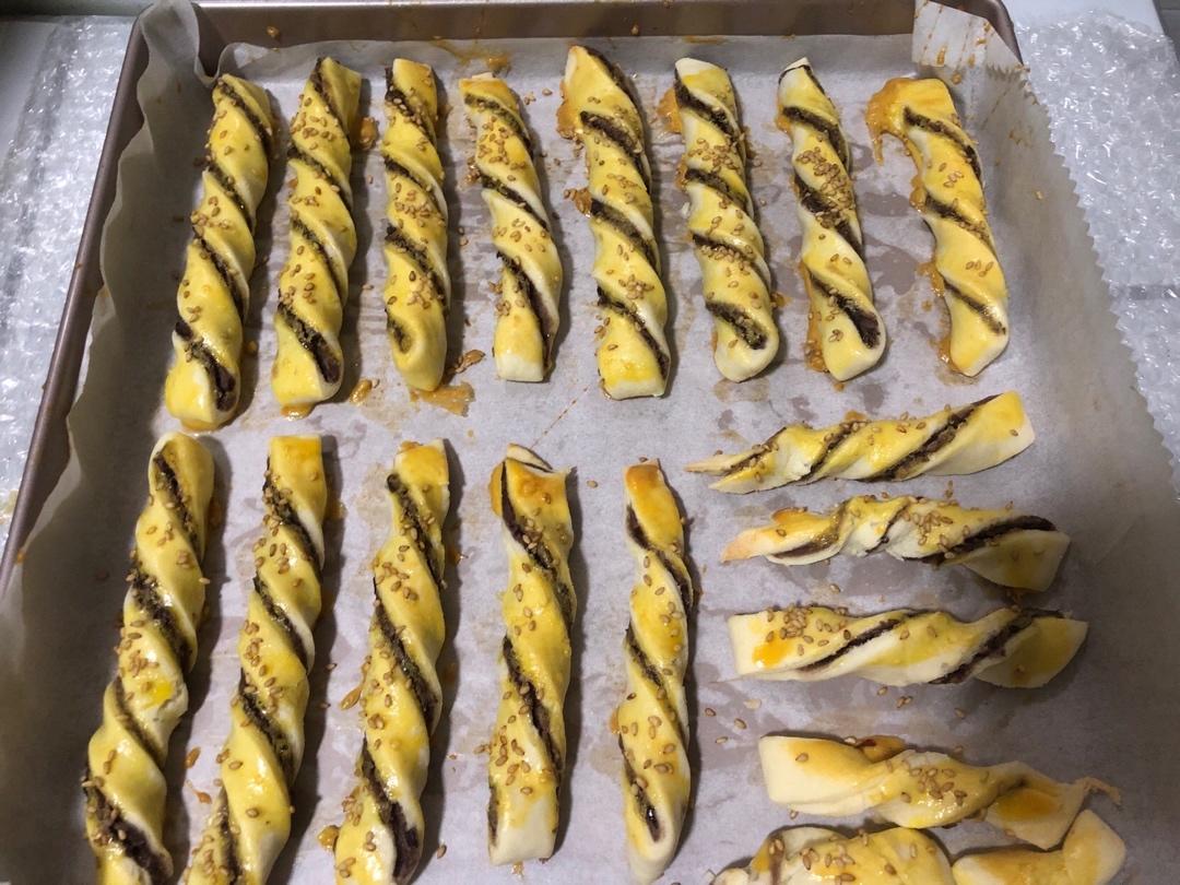 ㊙️酥到掉渣❗️🔥好吃到舔手指的豆沙扭扭酥❗️