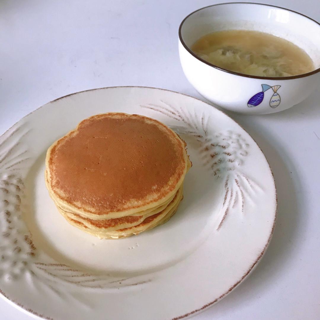 【减脂早餐】无油香蕉松饼（超简单）