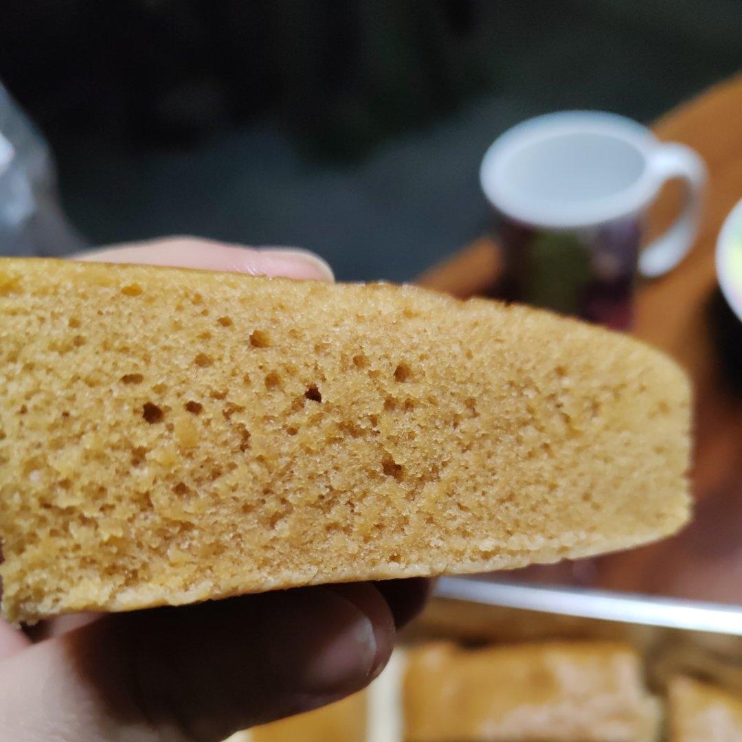 马拉糕，软糯弹韧，香甜细腻，和一般发糕不一样