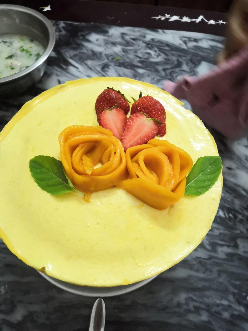 材料最简单‼️无需烤箱‼️无需淡奶油‼️1⃣个菜谱4⃣个造型，四寸芒果慕斯蛋糕（内含芒果花造型图解）