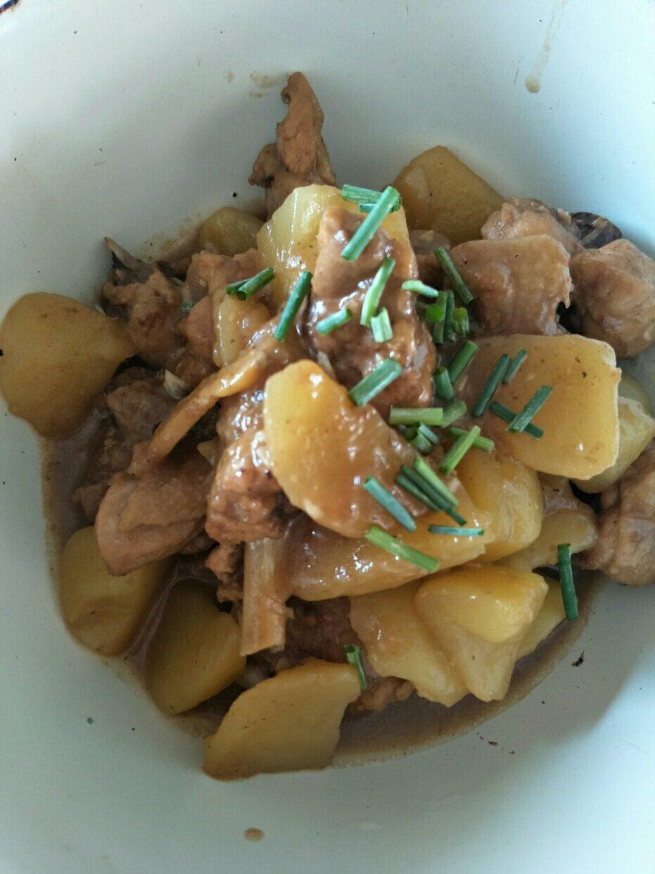 琵琶鸡腿烧土豆