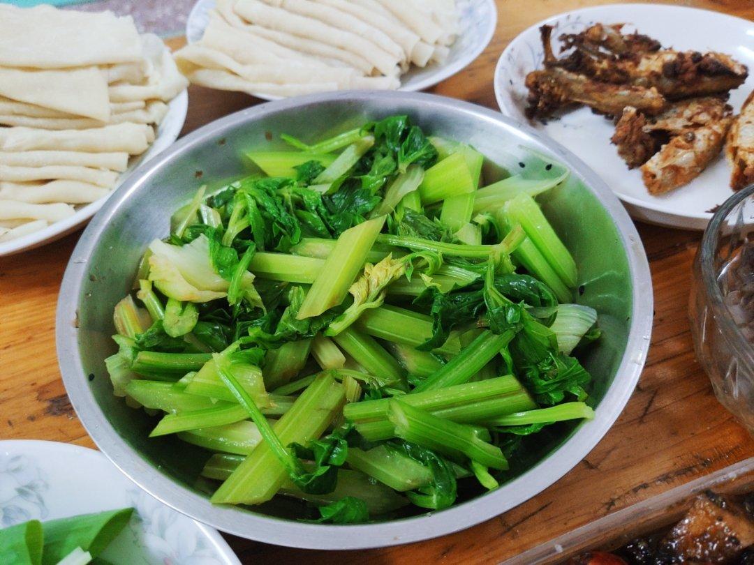 生病时唯一想吃的菜-凉拌芹菜