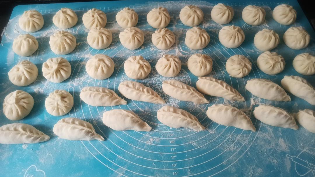 云朵般松软爆浆蜜汁叉烧包