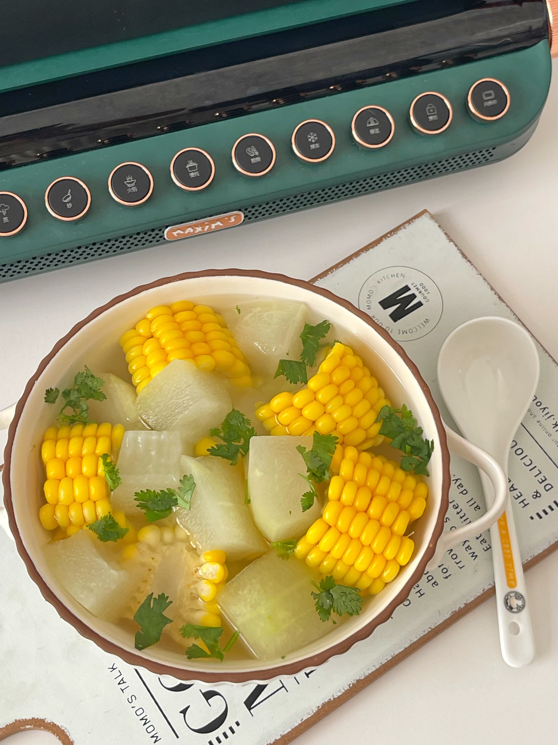 夏天必备的减脂汤～清肠刮油的冬瓜玉米汤！的做法