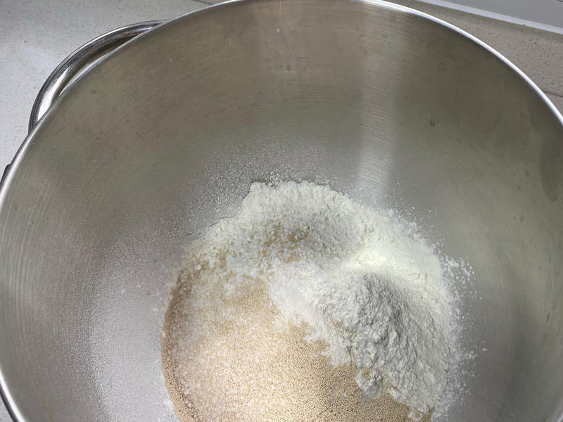 纯奶手撕吐司的做法 步骤1