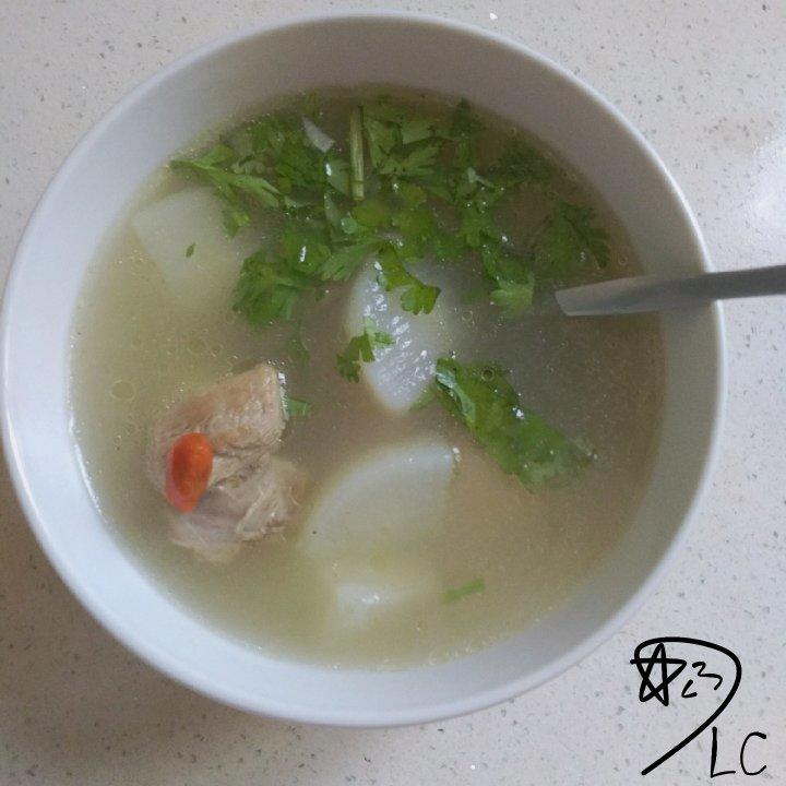 厨师长教你：“老鸭萝卜汤”的家常做法，天气冷了很适合老人孩子