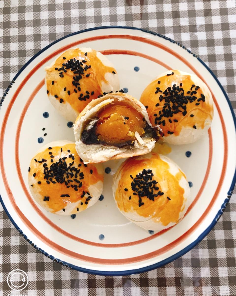 豆沙蛋黄酥