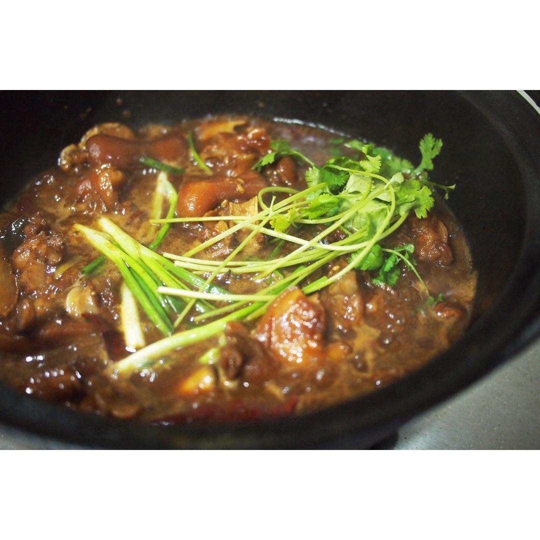 美味的家常菜：红烧猪蹄