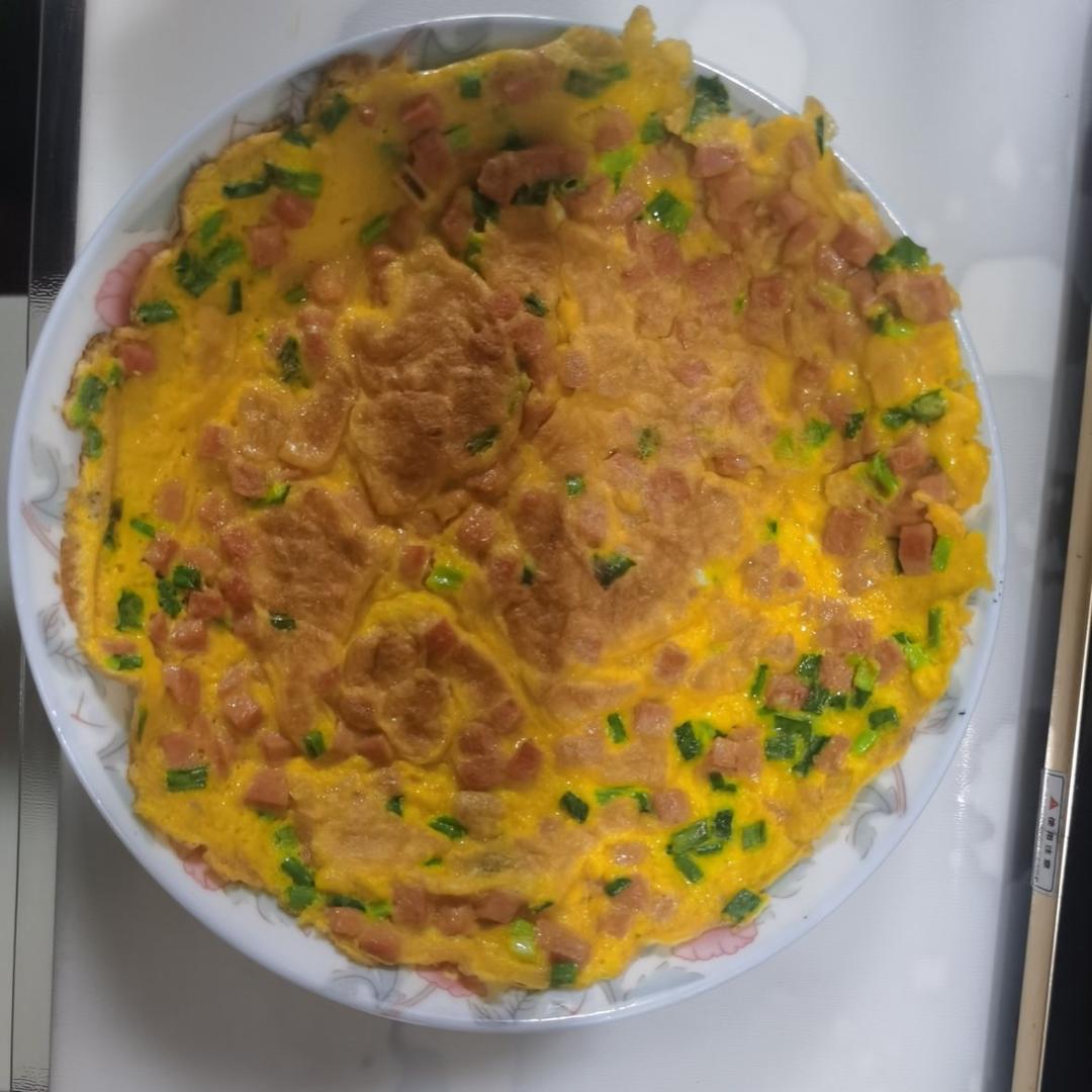 火腿肠葱花鸡蛋饼