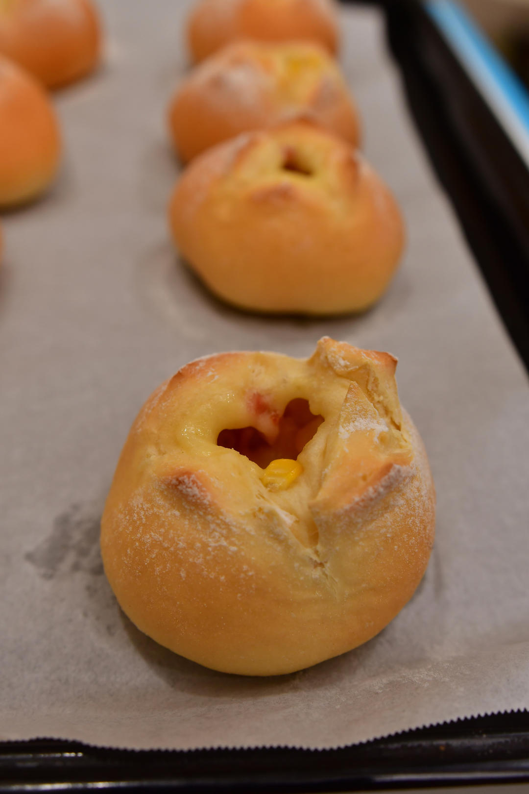 (超好吃的咸口面包）爆浆培根芝士面包