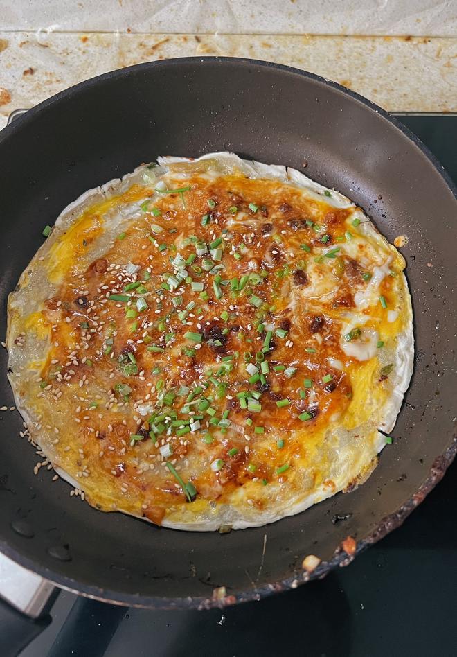 快手早餐：酱香鸡蛋饼（手抓饼版本）的做法