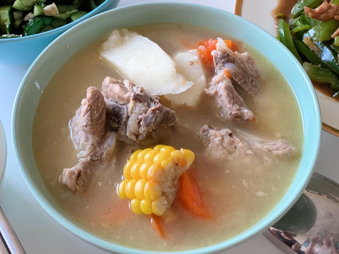 连吃三碗的玉米山药排骨汤