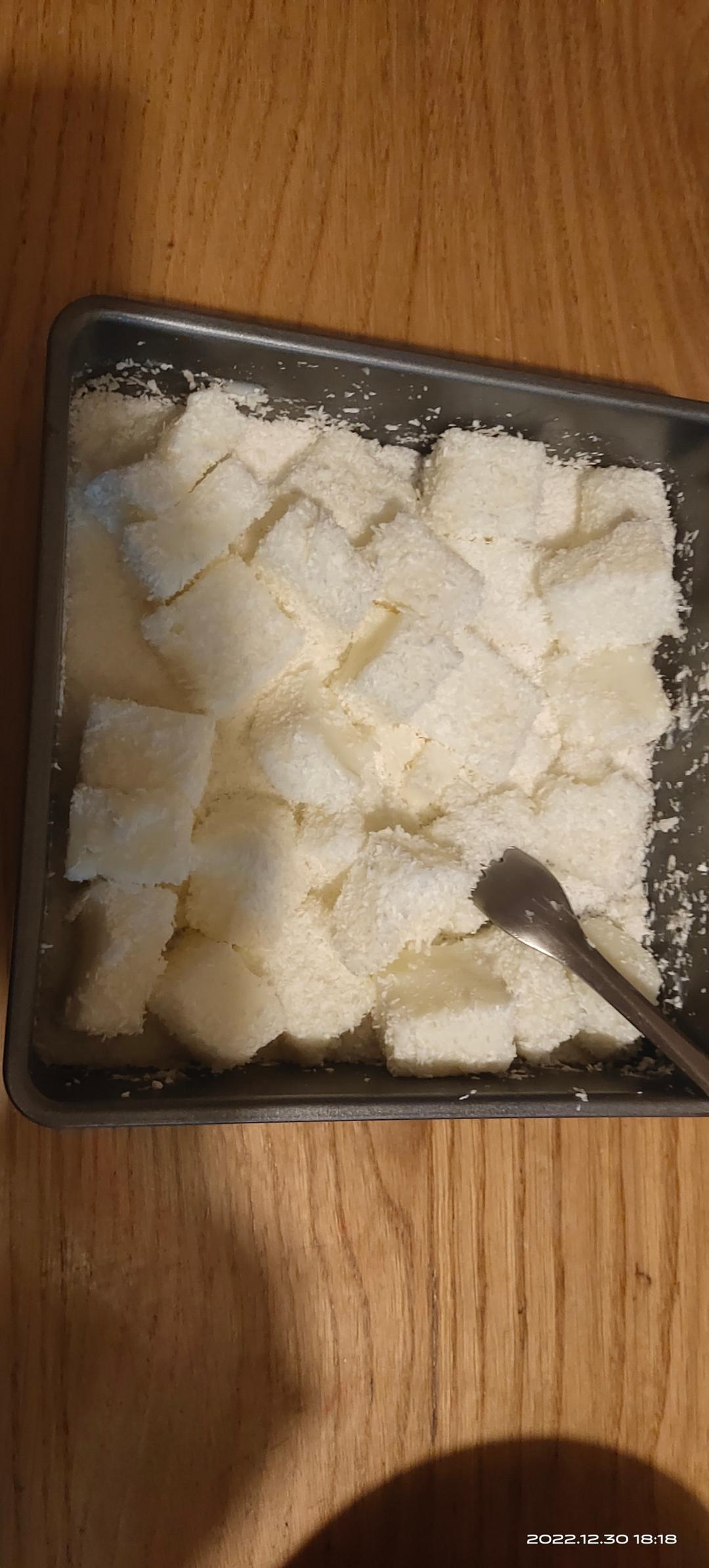 牛奶椰蓉小方块