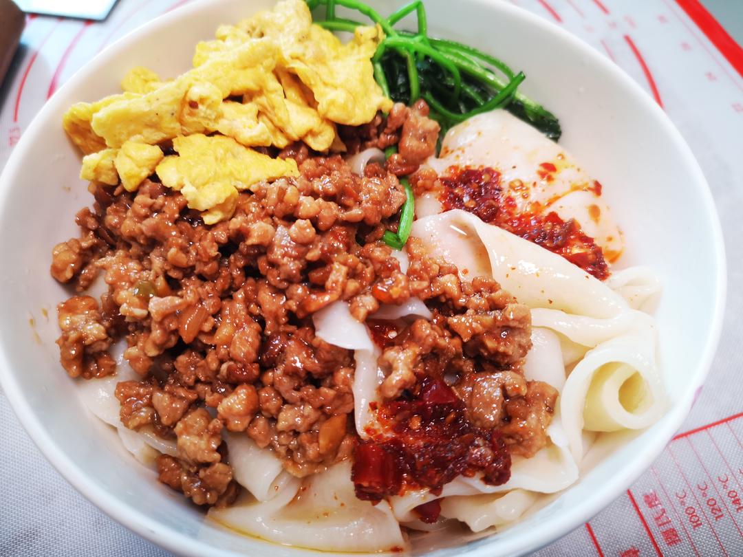 堂妈教你做油泼肉酱扯面