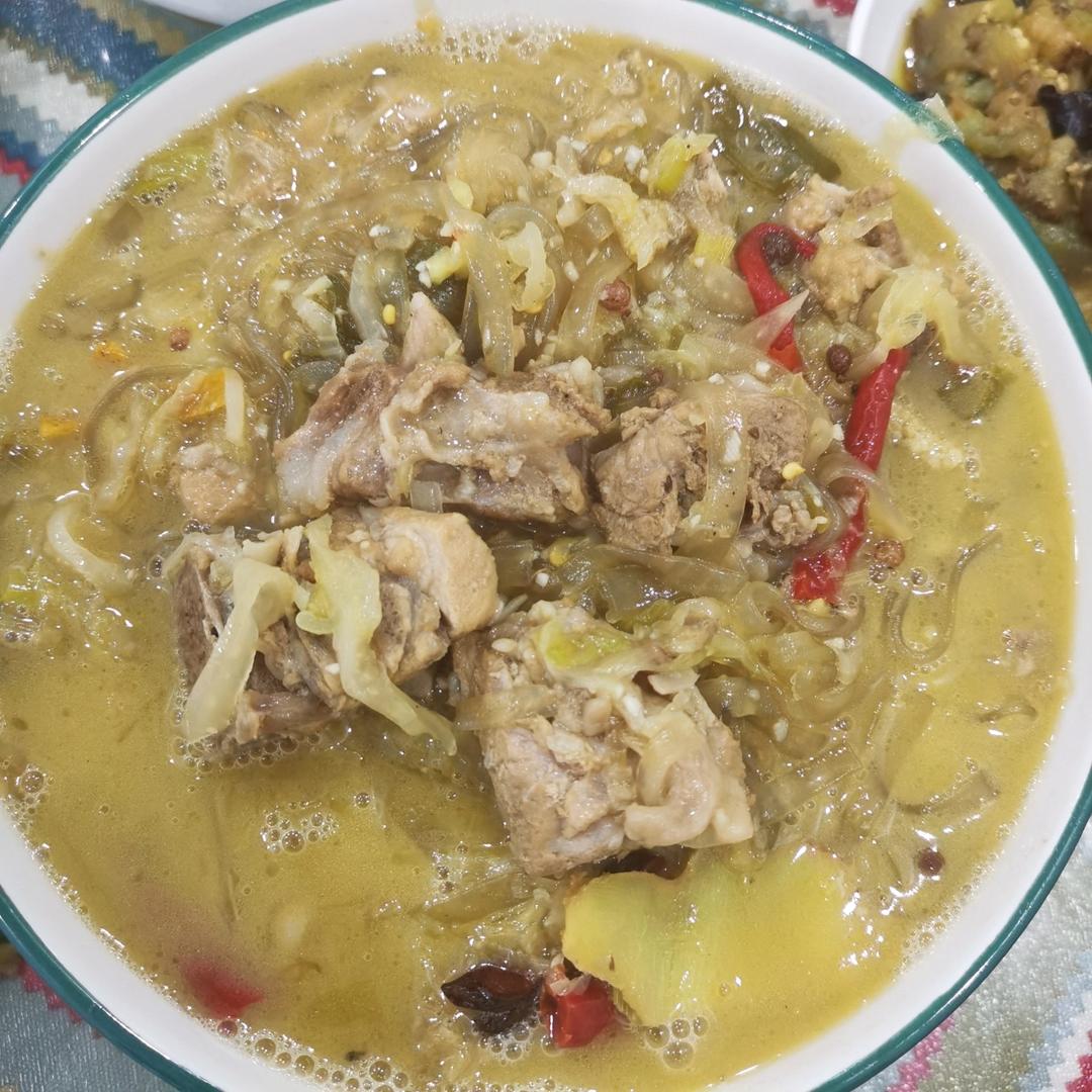 东北酸菜炖排骨