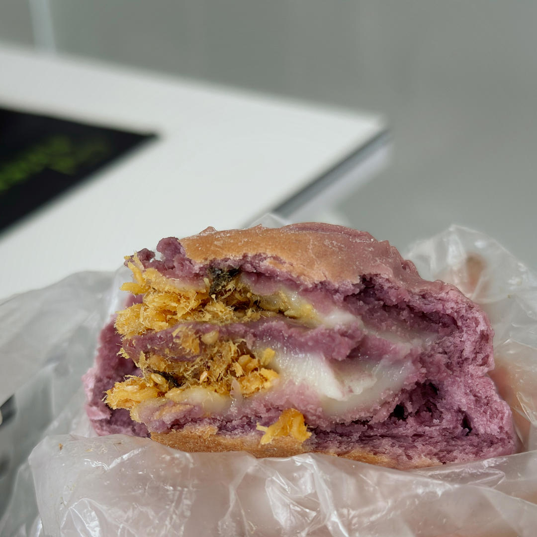 紫薯软欧包（内馅有麻薯，肉松，芋泥，口感超赞）配麻薯做法～