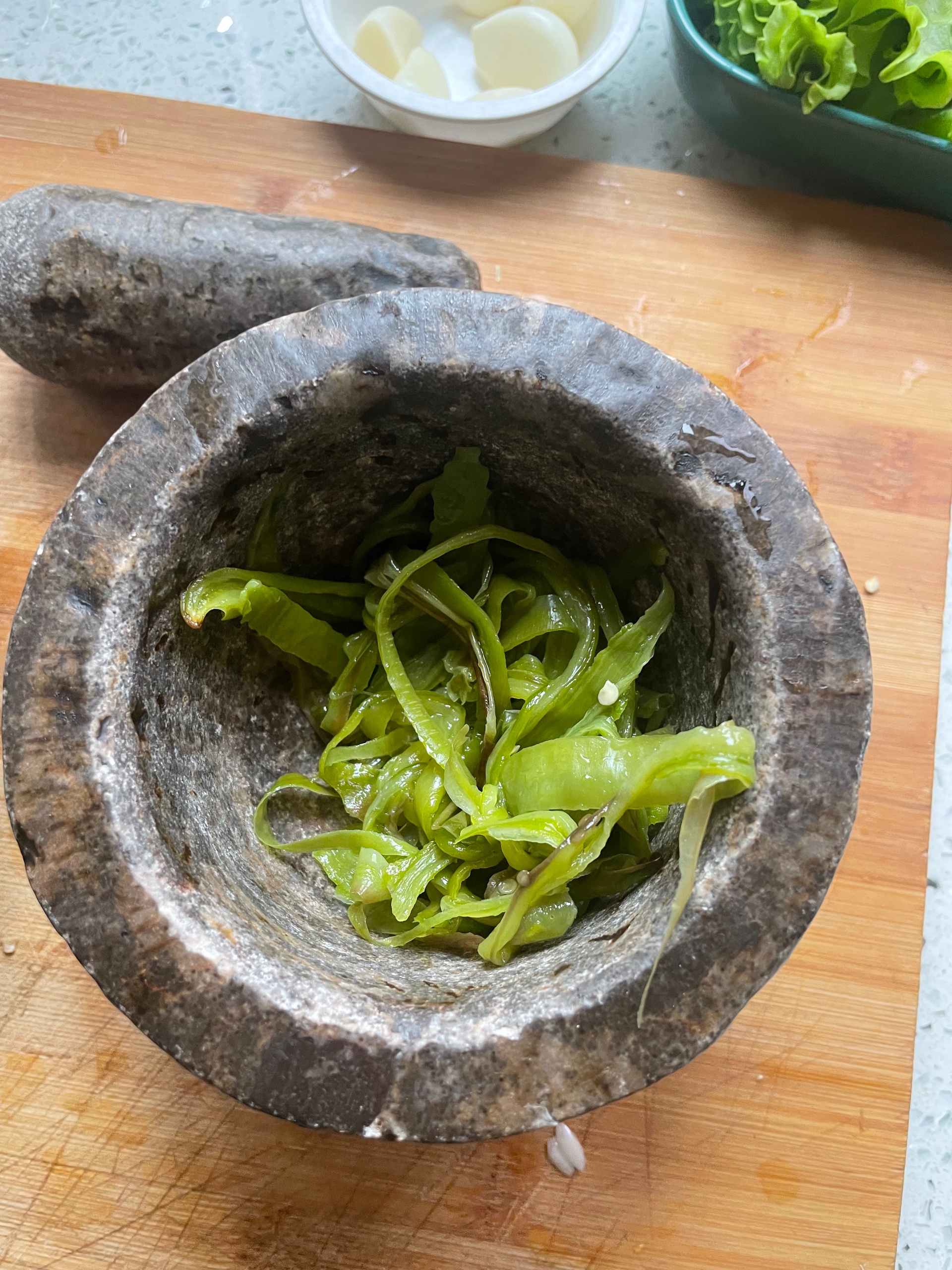 hcn菜单: 擂辣椒皮蛋的做法 步骤4