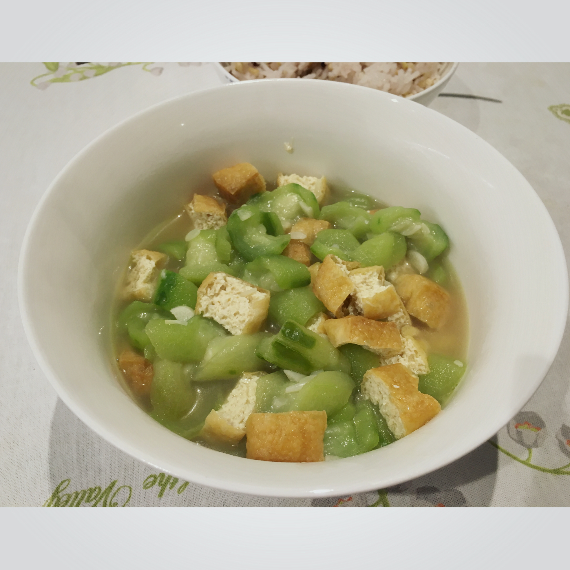 丝瓜烩油豆腐