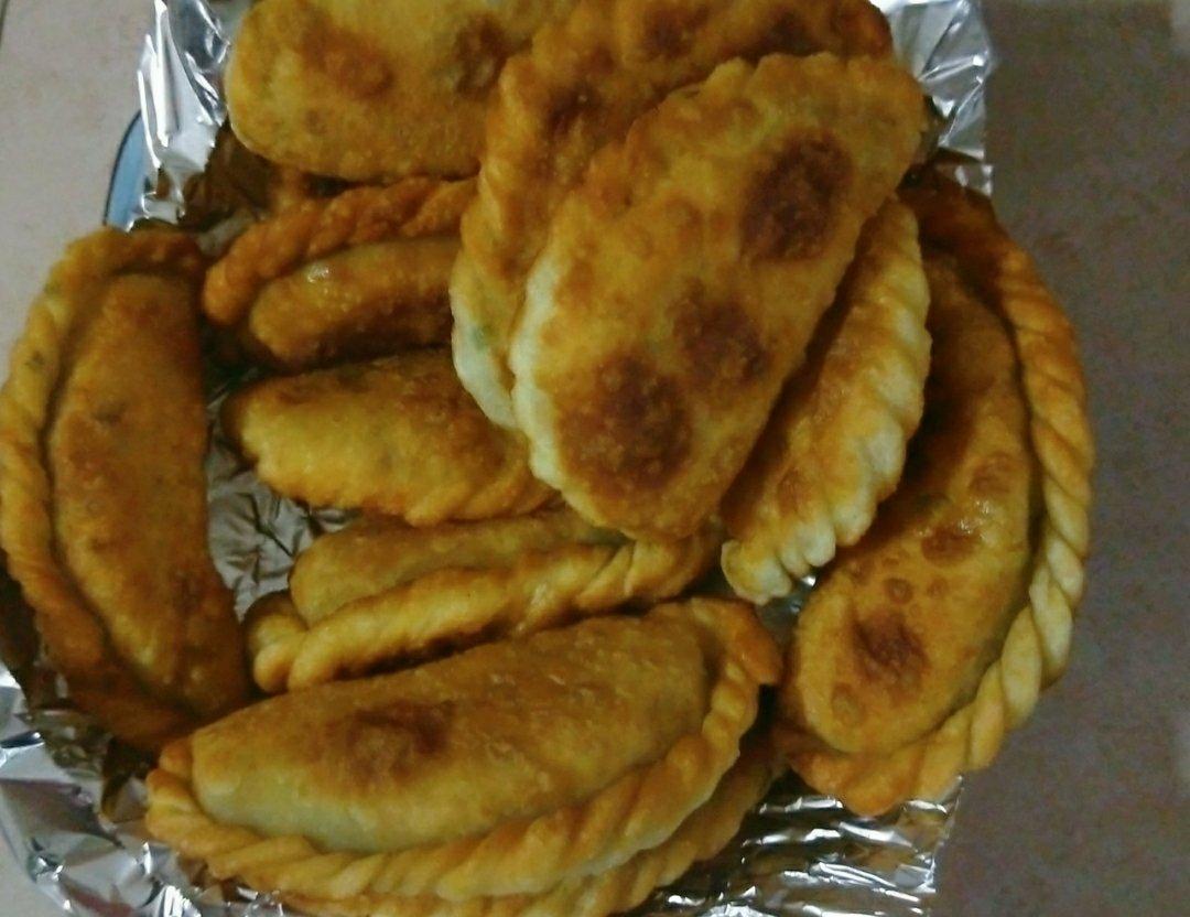 （视频）经典面食【烫面韭菜盒】全解密韭菜盒花边包法视频