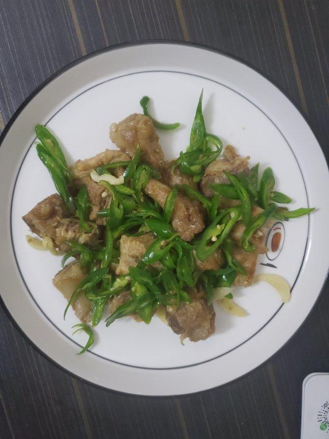 双椒煎排骨