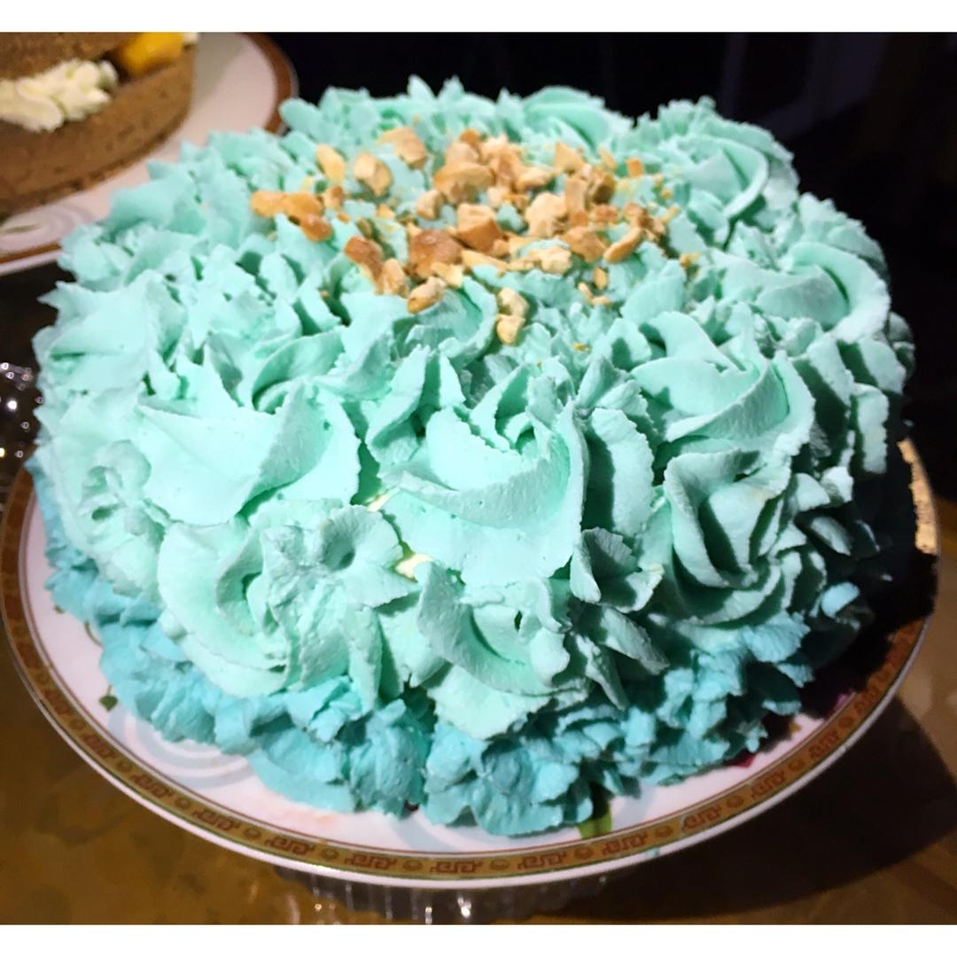 玫瑰渐变生日蛋糕