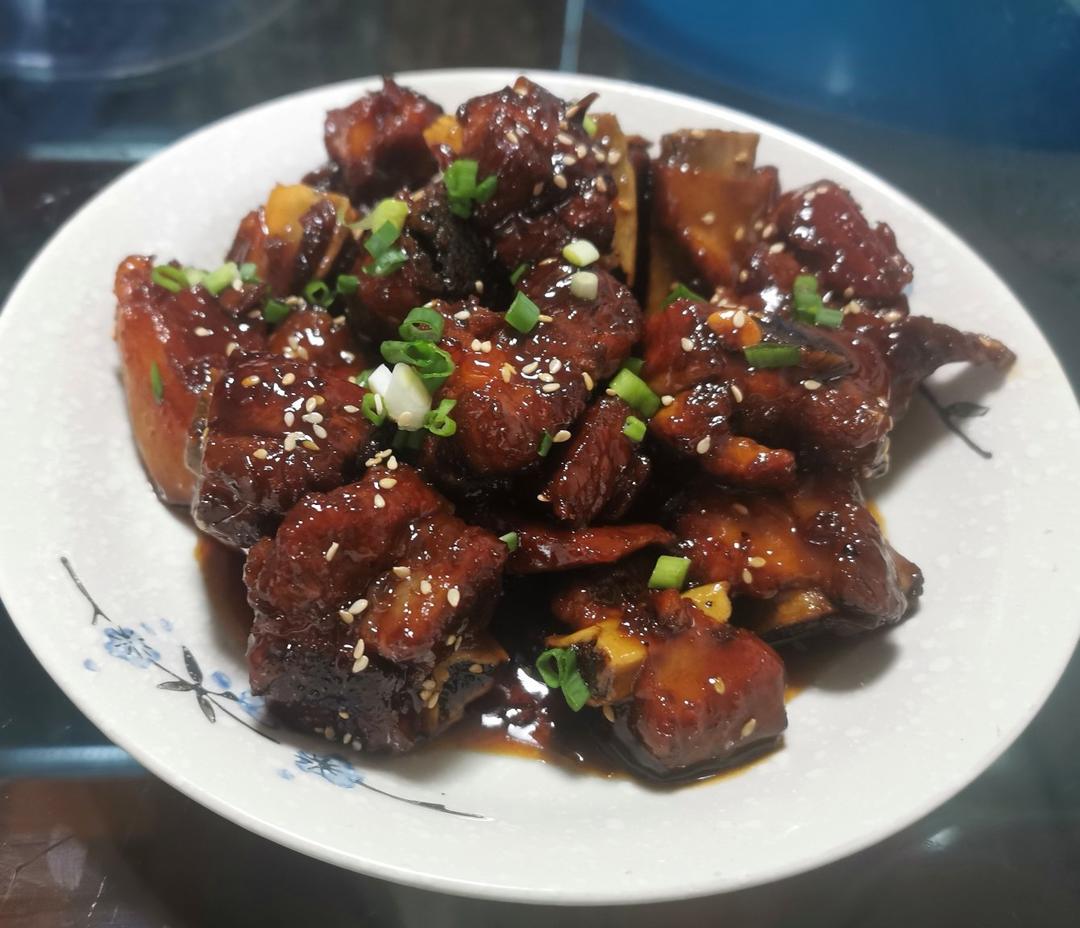 厨师长教你：“糖醋排骨”的创新做法，味道香甜不腻口，先收藏了
