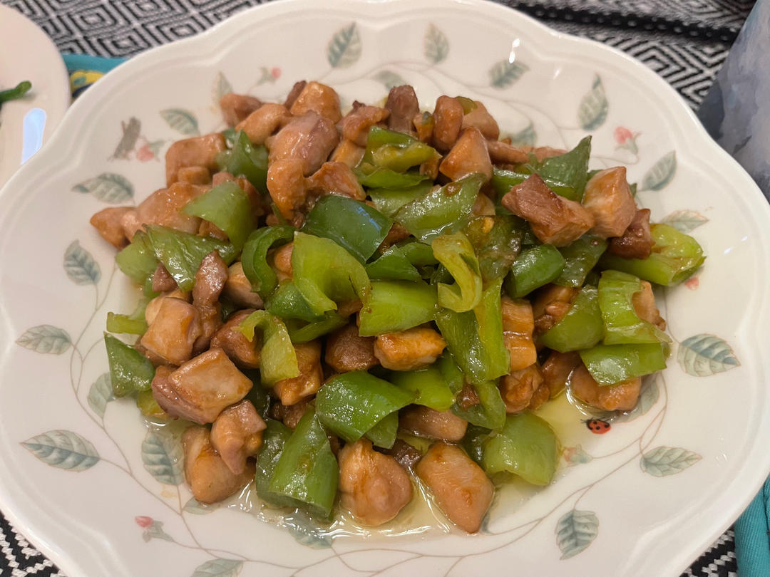 青椒炒鸡腿肉（大厨级别）