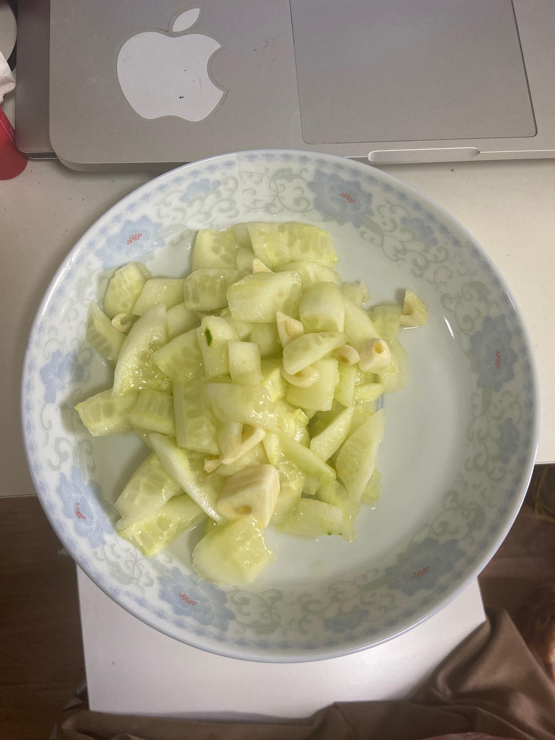 厨师长教你：“清炒青瓜”的蒜香家常做法，年菜餐桌解腻必备