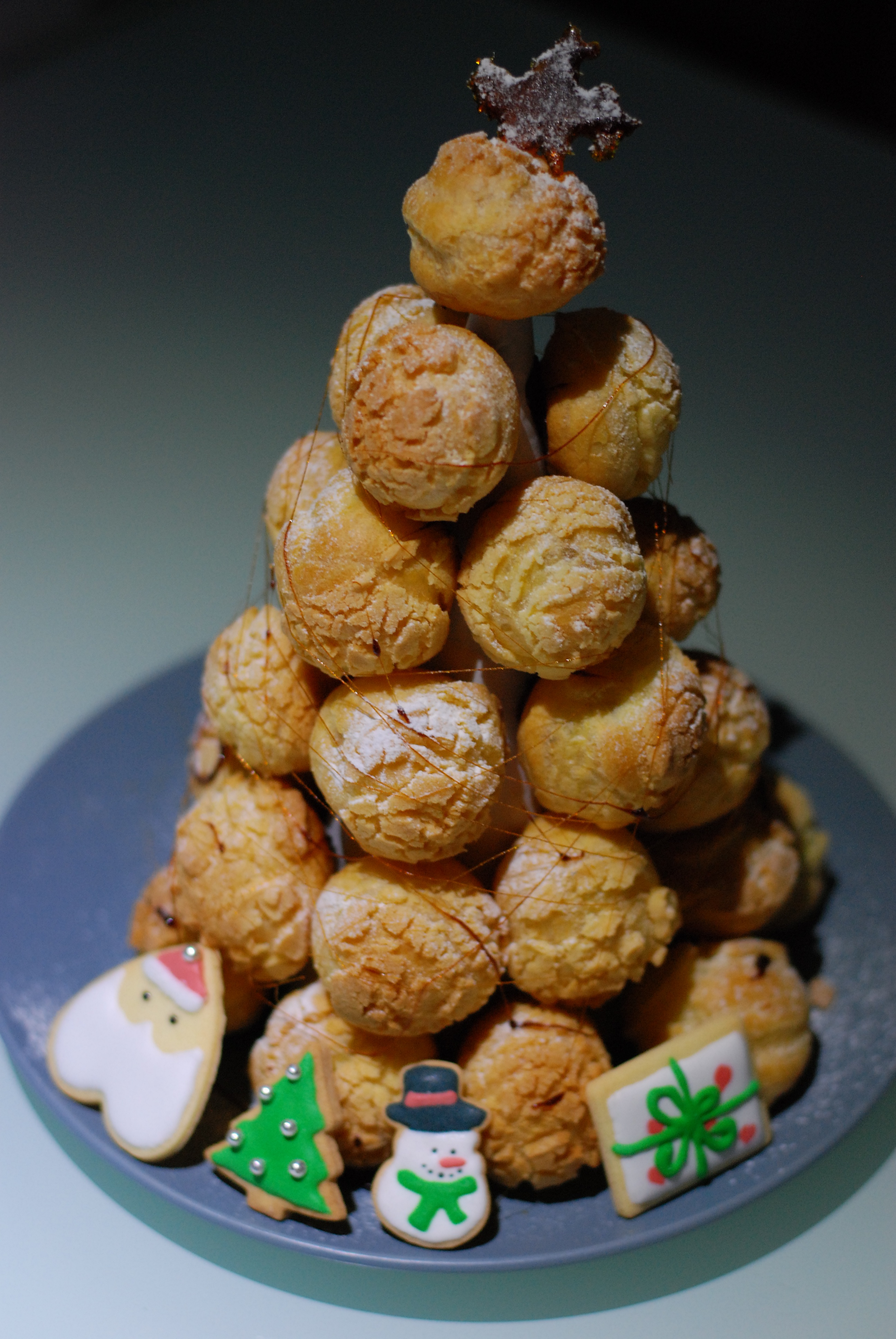 圣诞雪景焦糖泡芙塔