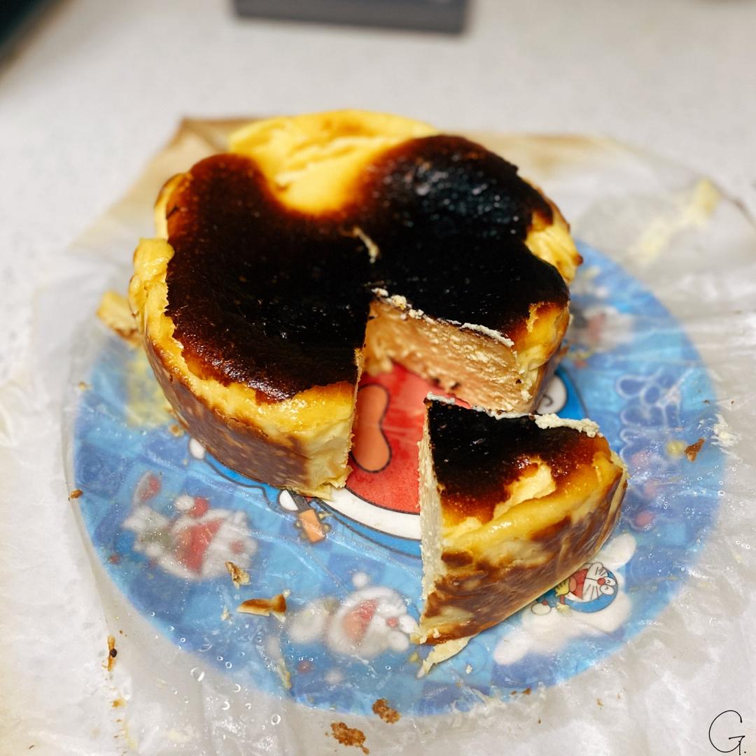 快手的网红basque cheesecake巴斯克焦芝士蛋糕