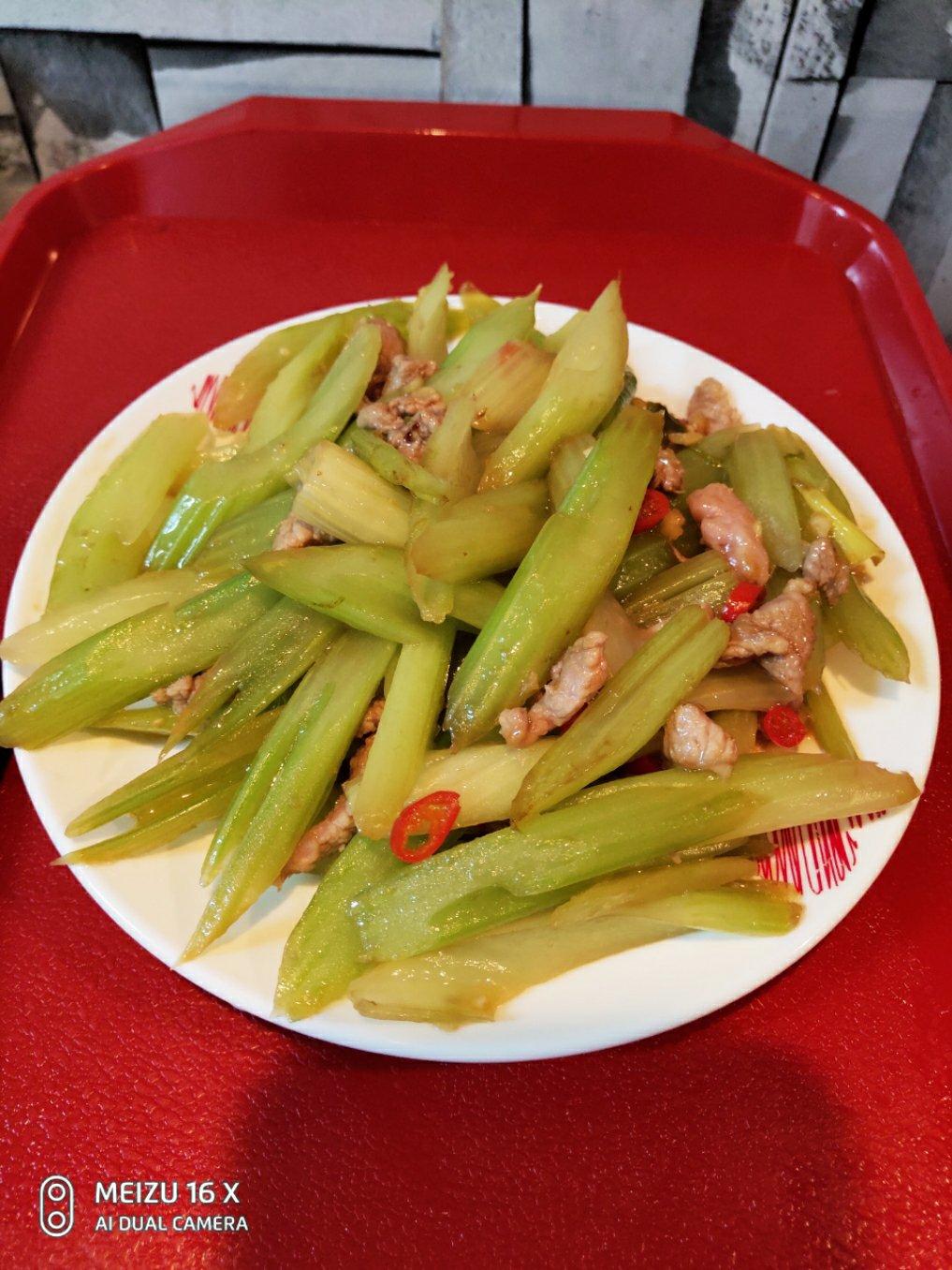 西芹炒肉