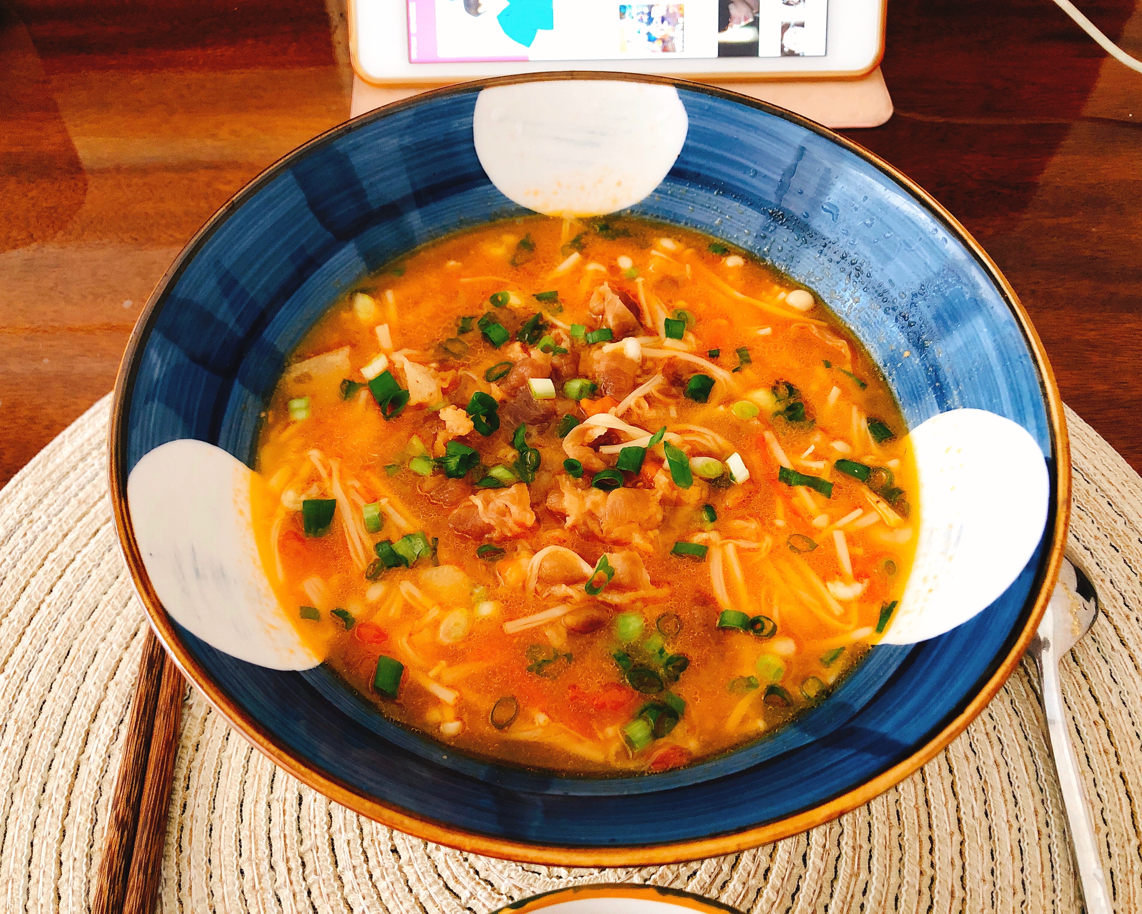 【喝汤减脂2】超超超快手的金针菇肥牛番茄汤的做法