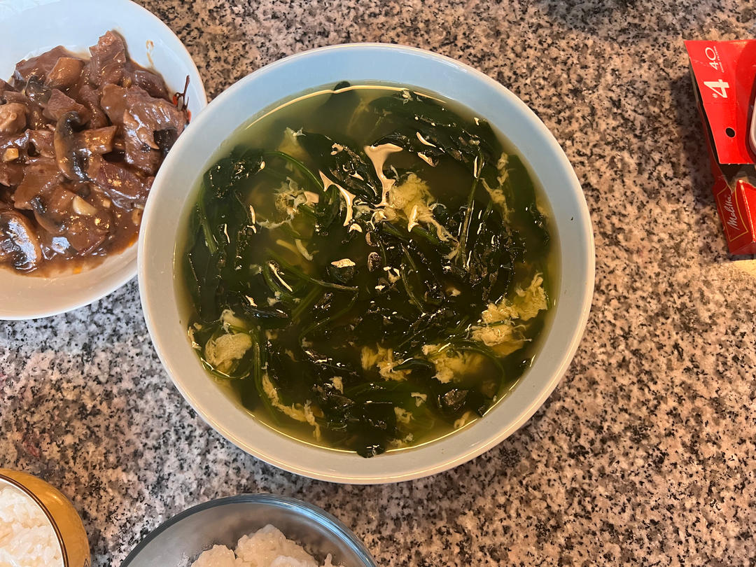 菠菜鸡蛋汤