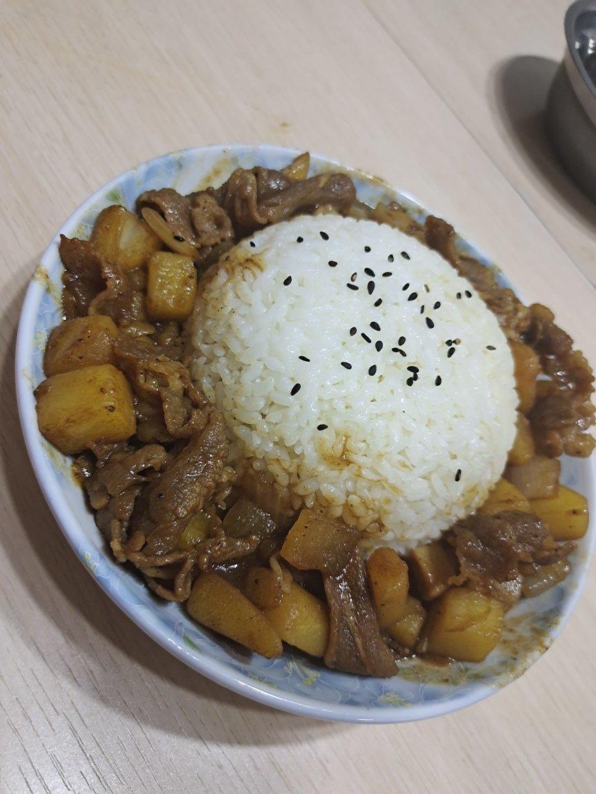 好吃到舔碗底的土豆肥牛拌饭