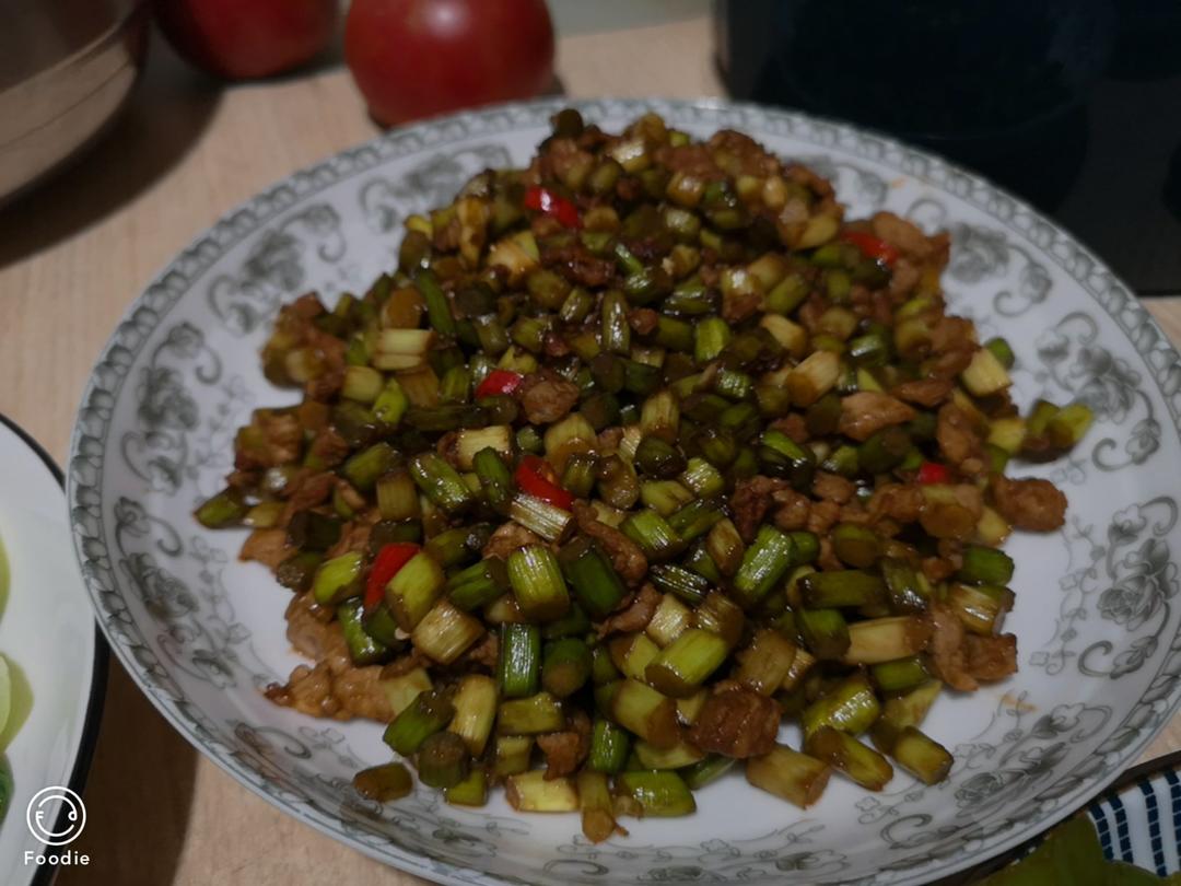 快手又下饭 — 绝味肉沫炒蒜薹丁（苍蝇头（快来做！！！