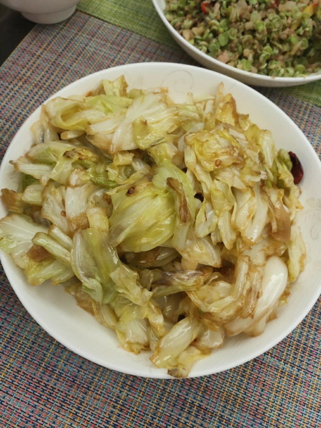 厨师长教你：“手撕包菜”的家常做法,简单又不失美味