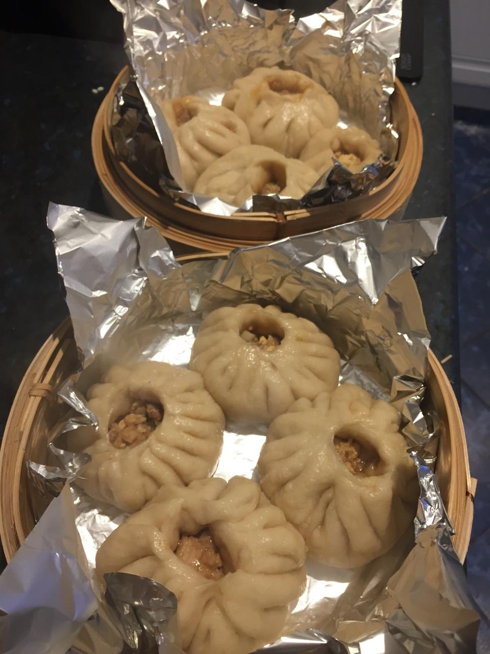 松软多汁的肉包子