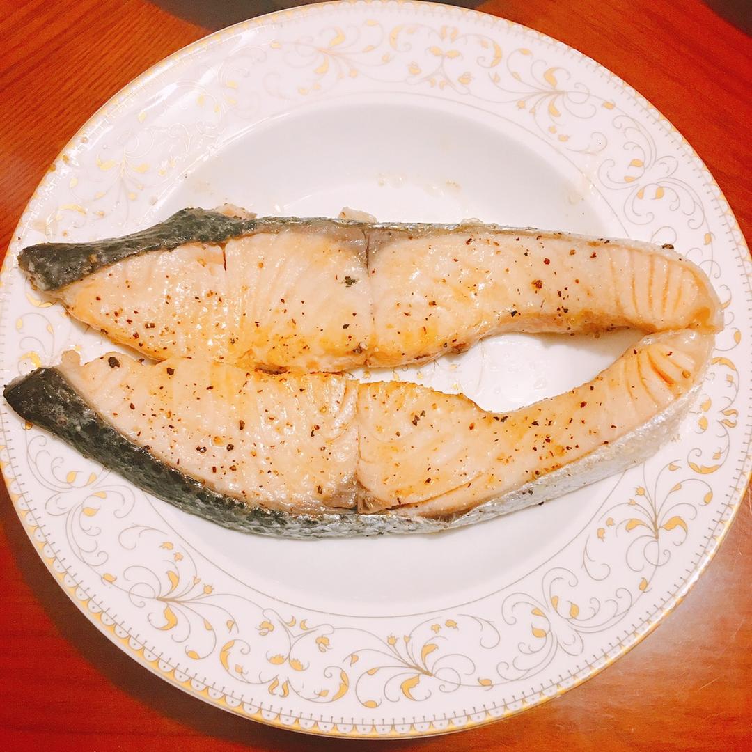 黑胡椒煎三文鱼