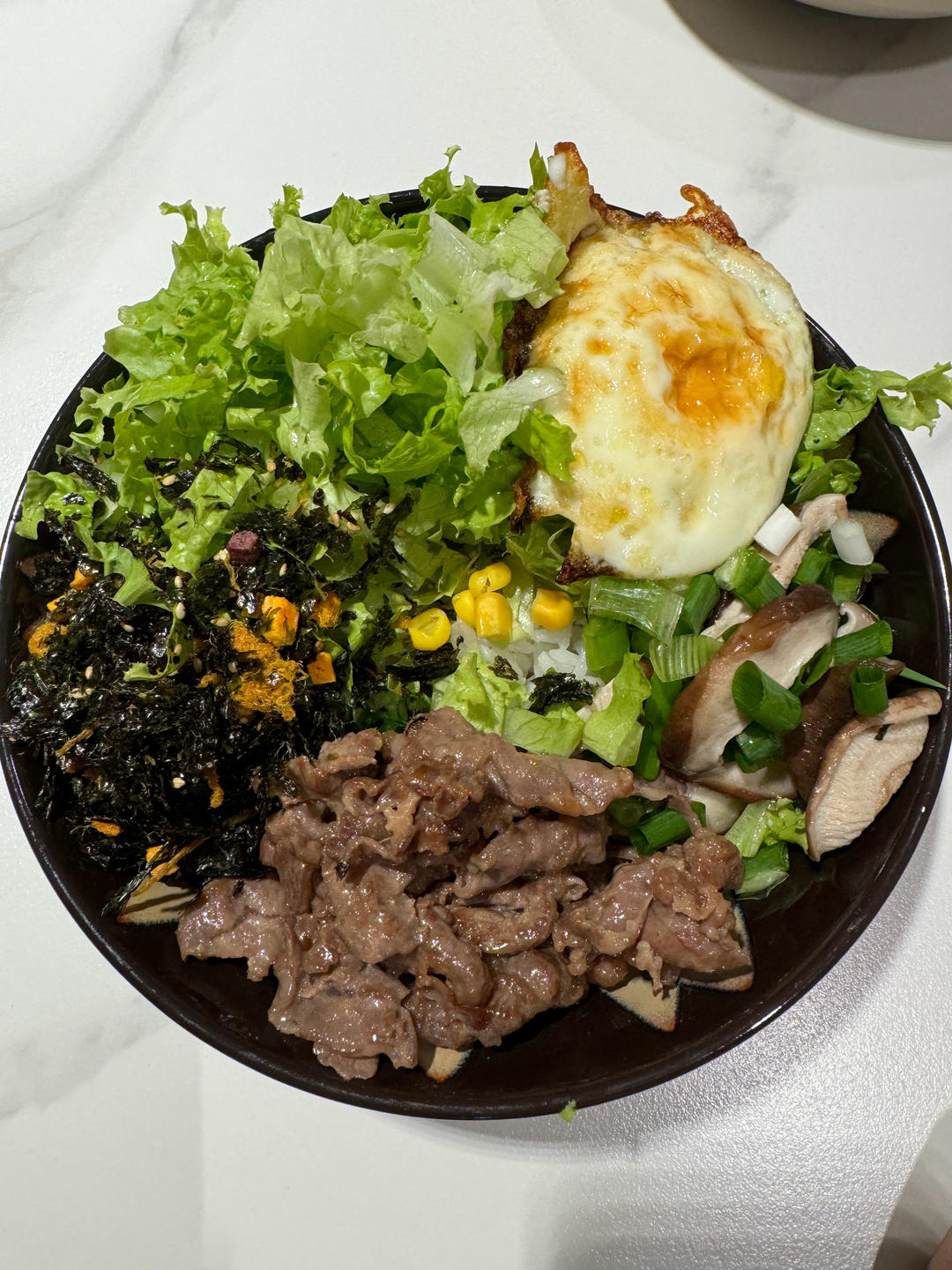 生菜牛肉拌饭