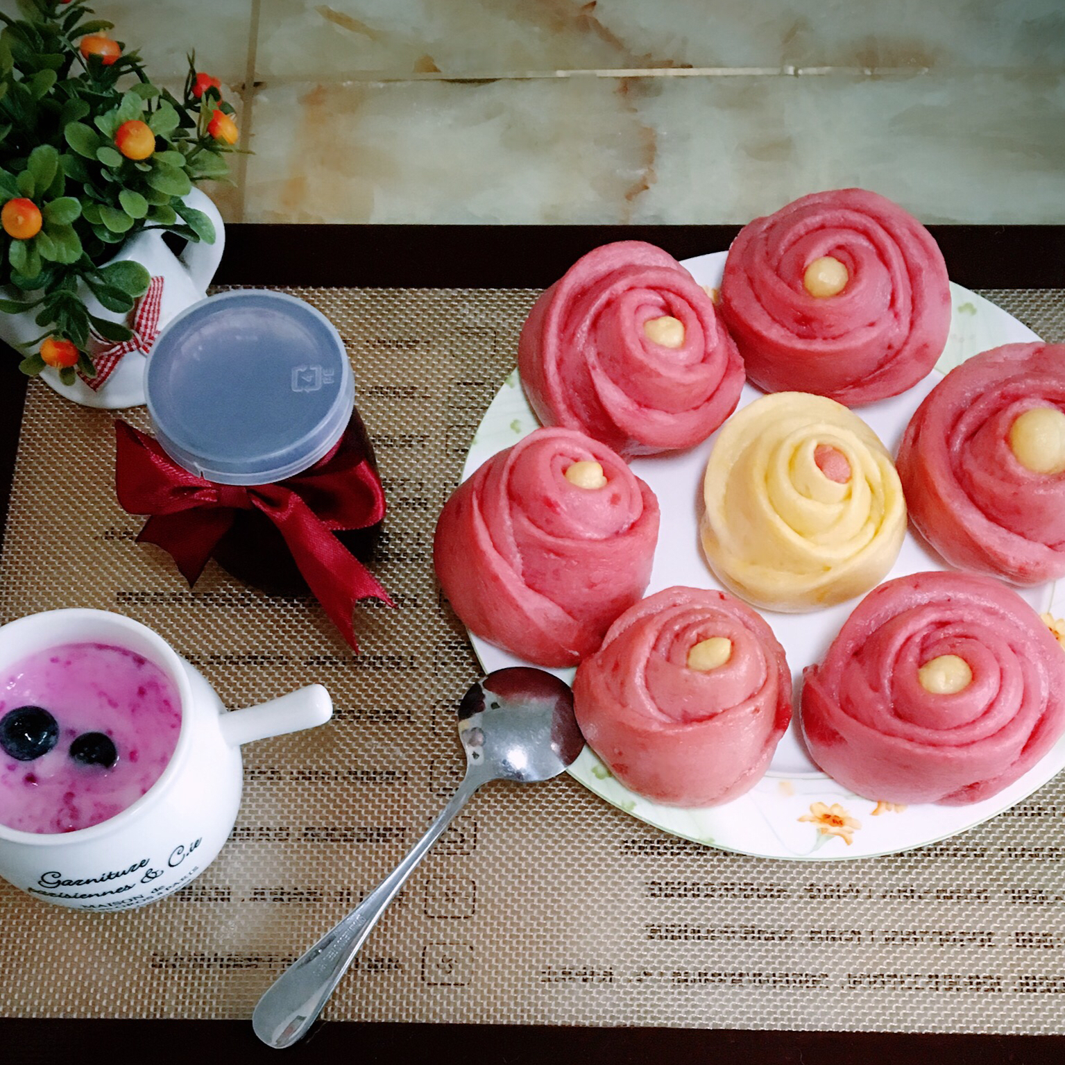 火龙果皮玫瑰花馒头