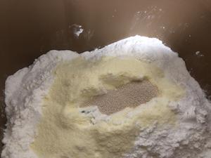 可可大理石豆沙吐司-面包机的做法 步骤3