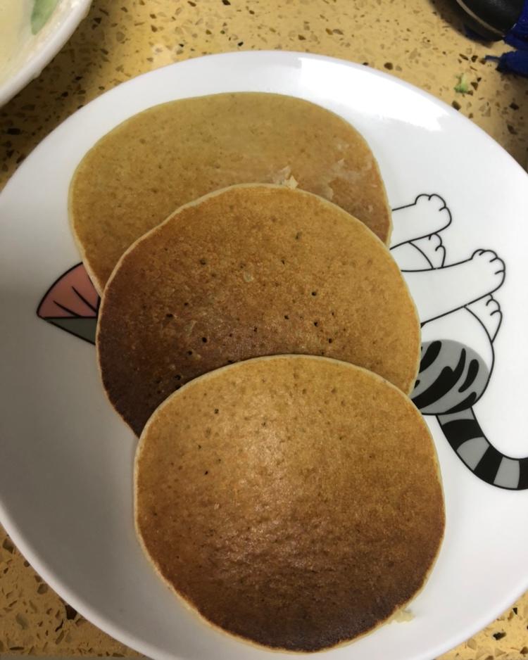 【减脂早餐】无油香蕉松饼（超简单）