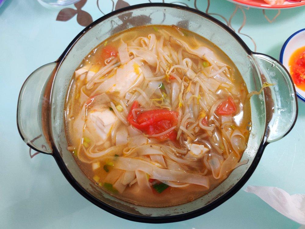 低脂番茄豆芽豆腐汤