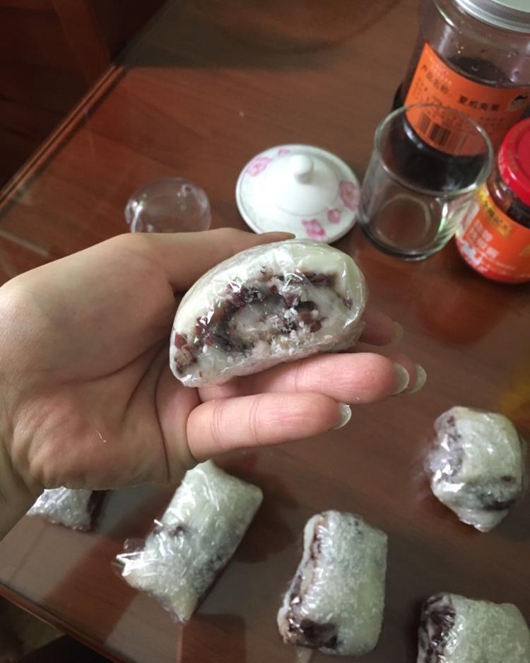 椰蓉豆沙糯米卷